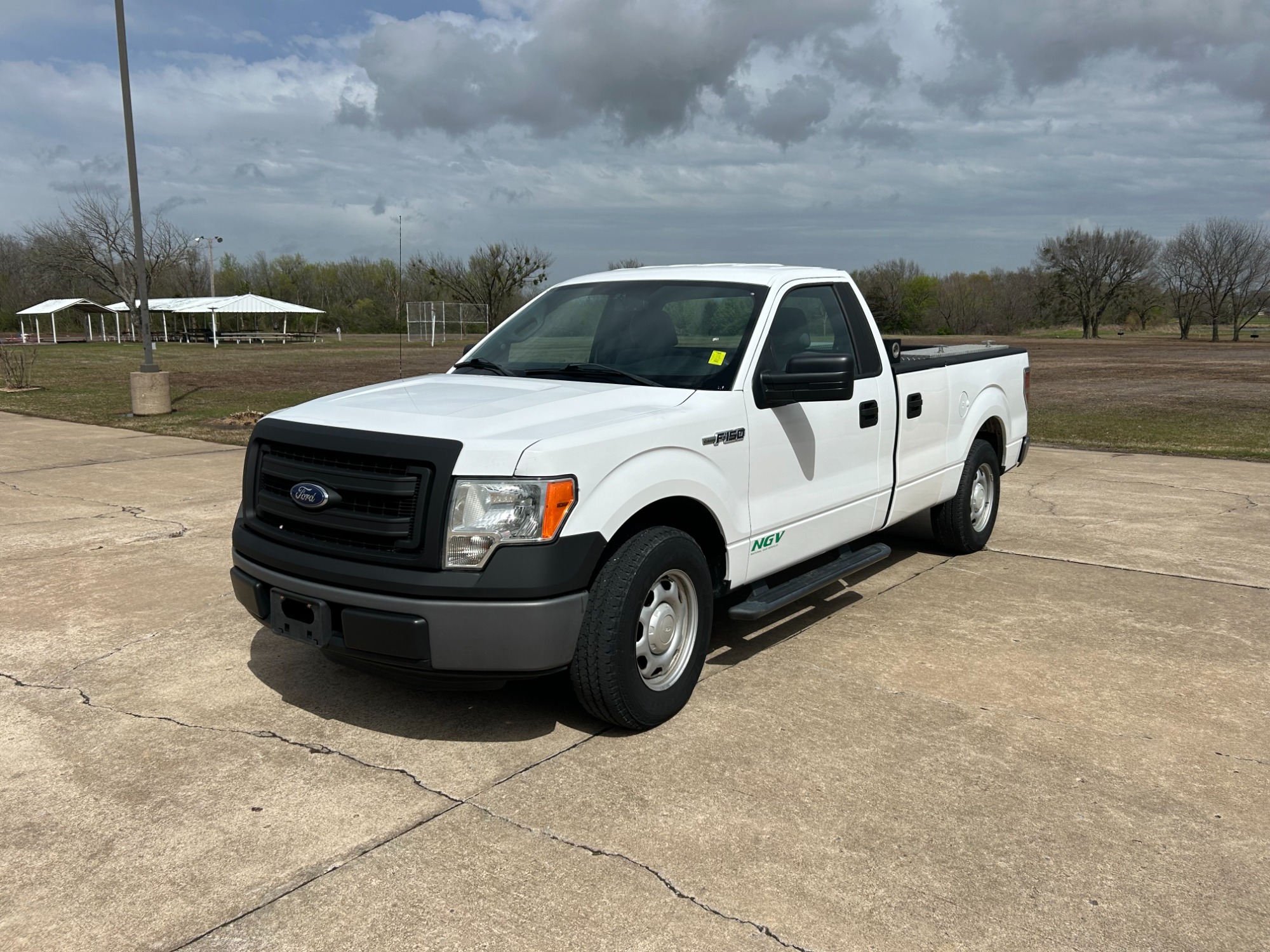 photo of 2014 Ford F-150 STX 6.5-ft. Bed 2WD BI-FUEL (RUNS ON BOTH CNG OR GASOLINE)